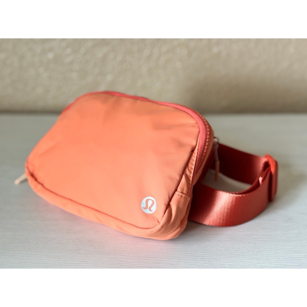 Lululemon Everywhere Belt Bag *1L
Golden Apricot / Warm Coral - Picture 7 of 12